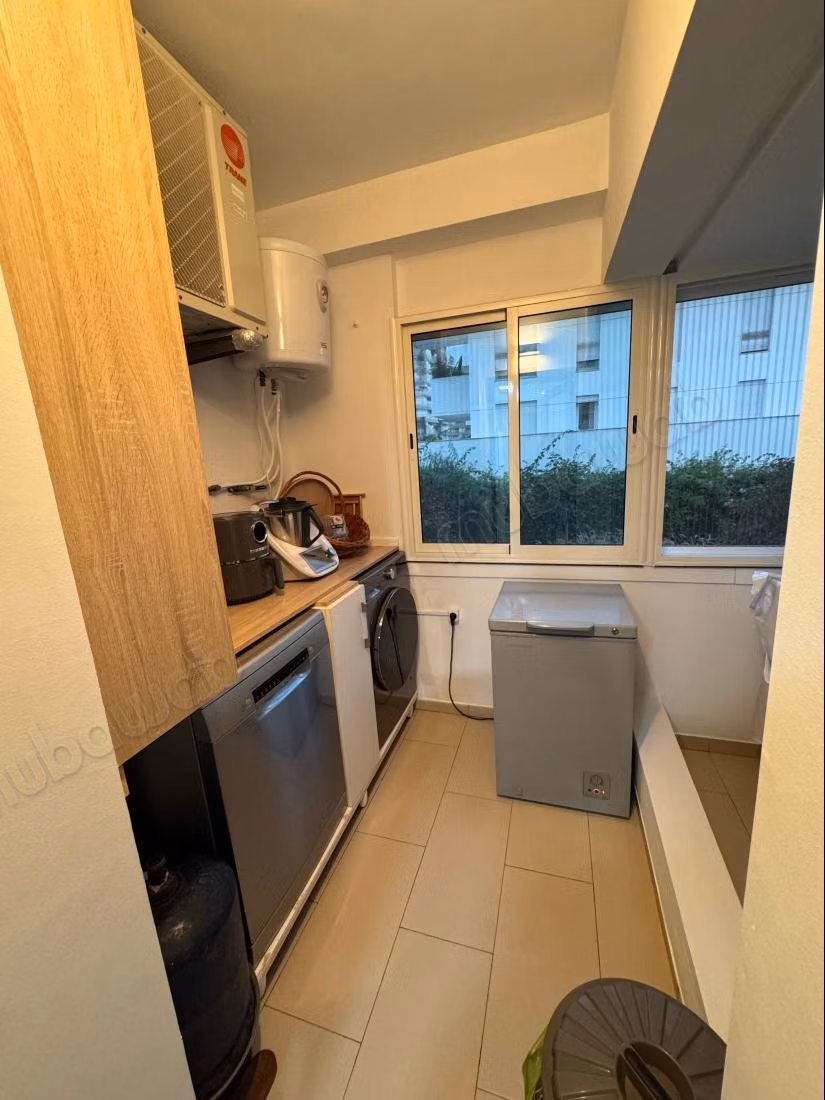 Selling apartment in Casablanca Finance City. 3 large rooms. Garden and terrace
