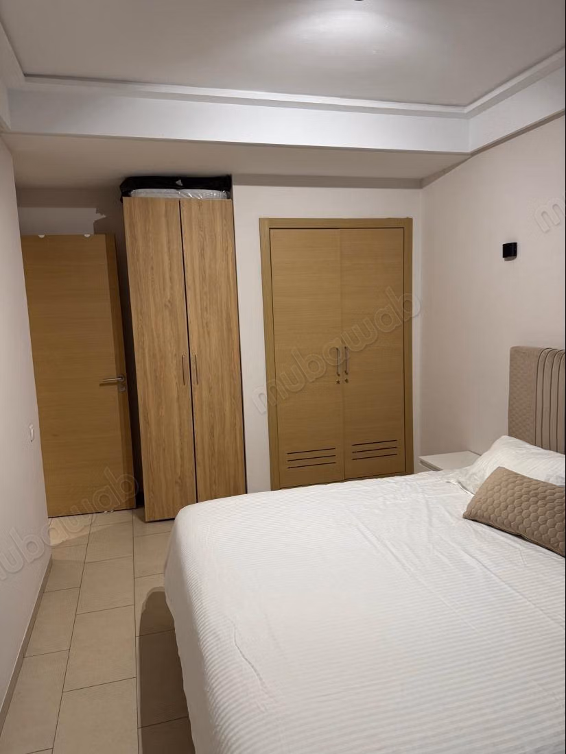 Selling apartment in Casablanca Finance City. 3 large rooms. Garden and terrace