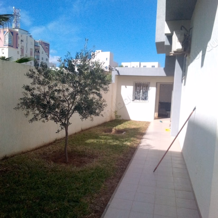 RDC Haut Standing Ain Zaghouan Nord avec jardin