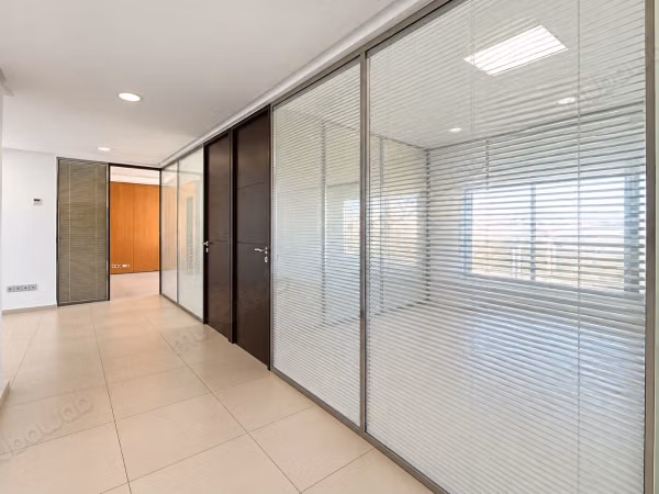 Plateau de bureau exclusif 365m 
racine