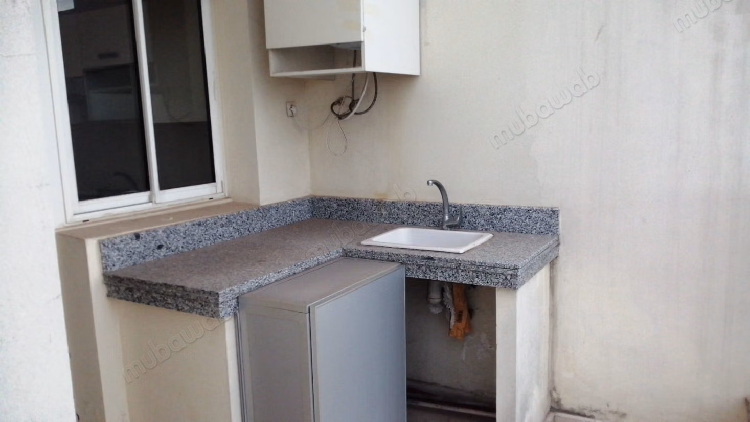 Location d'un appartement traversant vue mer et jardin à Ain diab résidence. 5 pièces confortables. Espaces verts et ascenseur