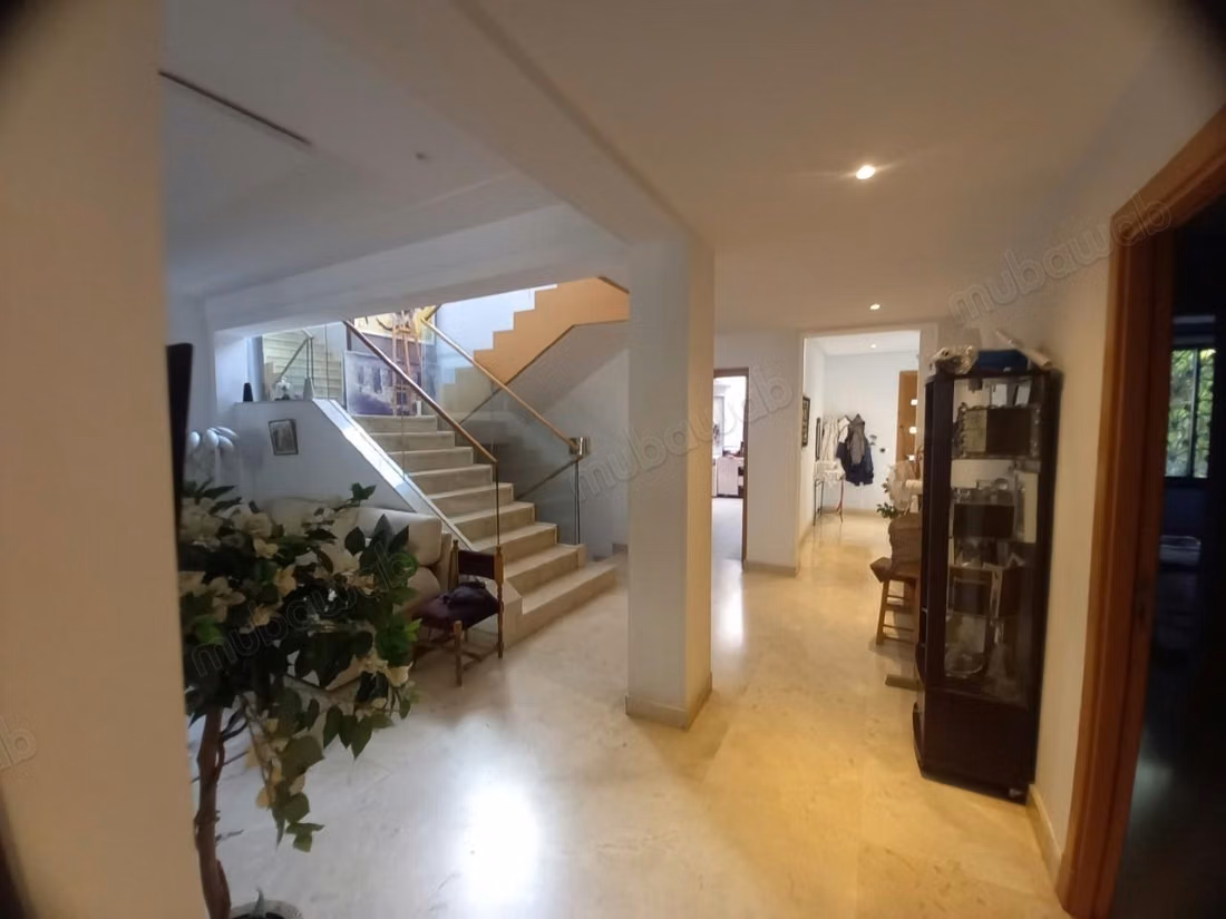 High-end house, townhouse villa for sale in Ville Verte. Area 375 m². Garden