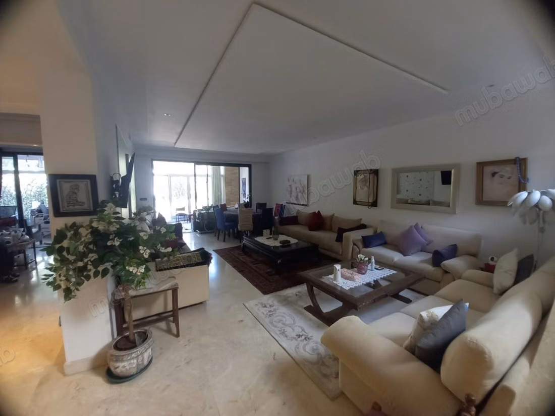 High-end house, townhouse villa for sale in Ville Verte. Area 375 m². Garden