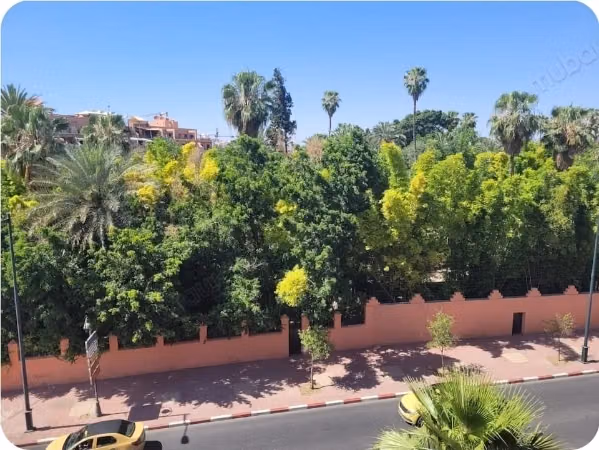Appartement à louer à Majorelle. 
Surface de 60 m². 
Meublé