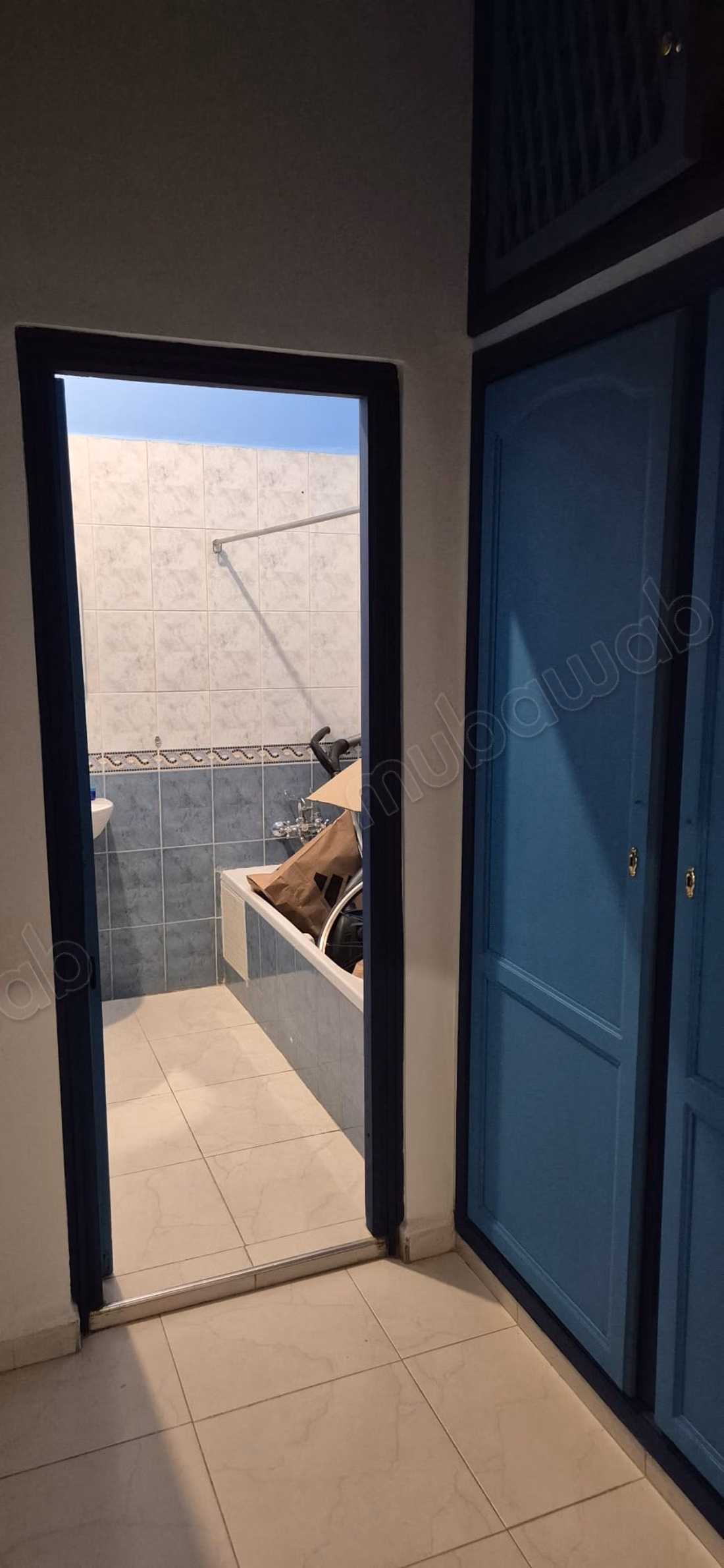 Appartement à renover GUELIZ. Superficie 175 m². Porte blindée, salon marocain