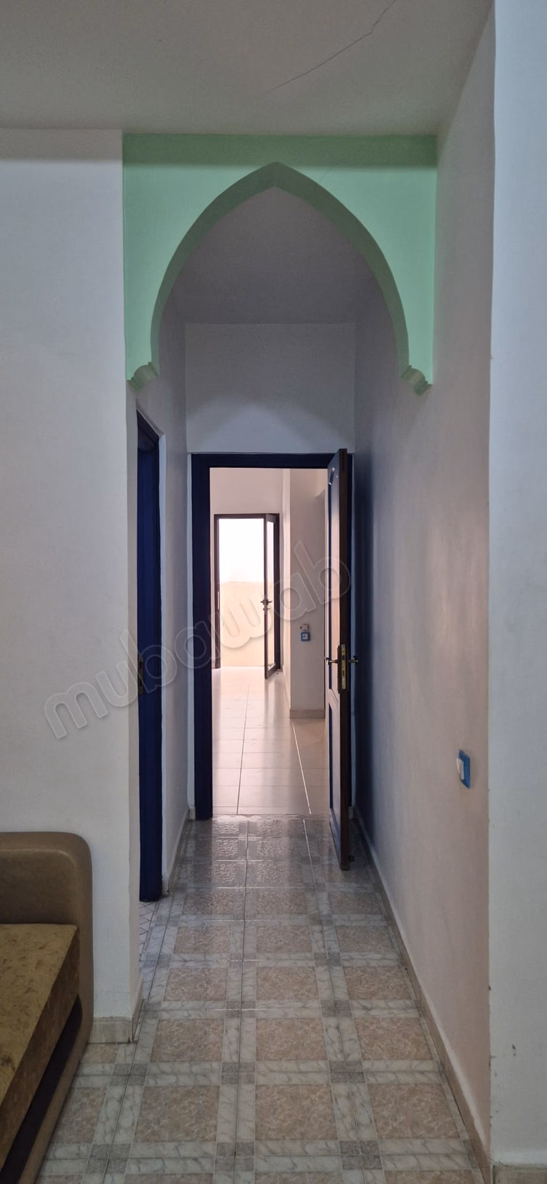 Appartement à renover GUELIZ. Superficie 175 m². Porte blindée, salon marocain