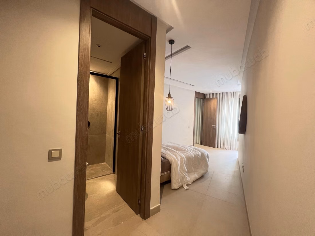 Très bel appartement en location à Oasis. 
2 chambres. 
Avec ascenseur et terrasse