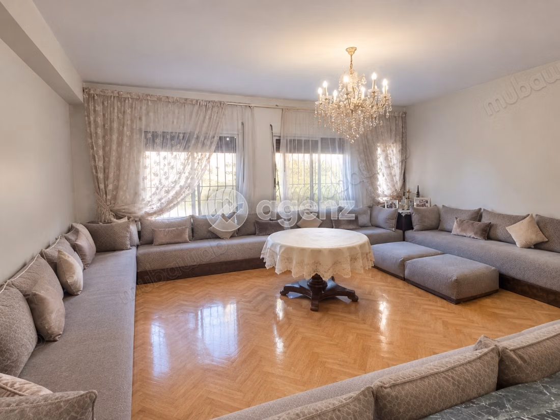 Appartement à vendre 110 m², 3 chambres 
2 Mars Casablanca