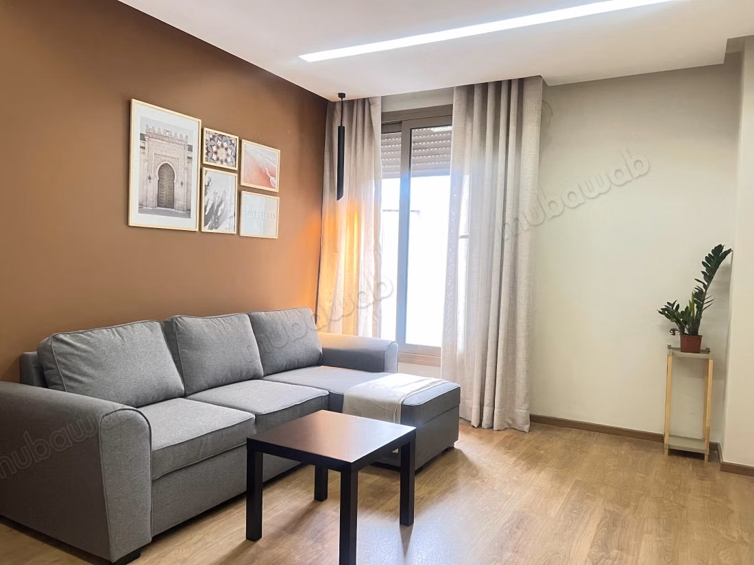 Louez cet appartement à Oasis. 
1 belle chambre. 
Bien meublé