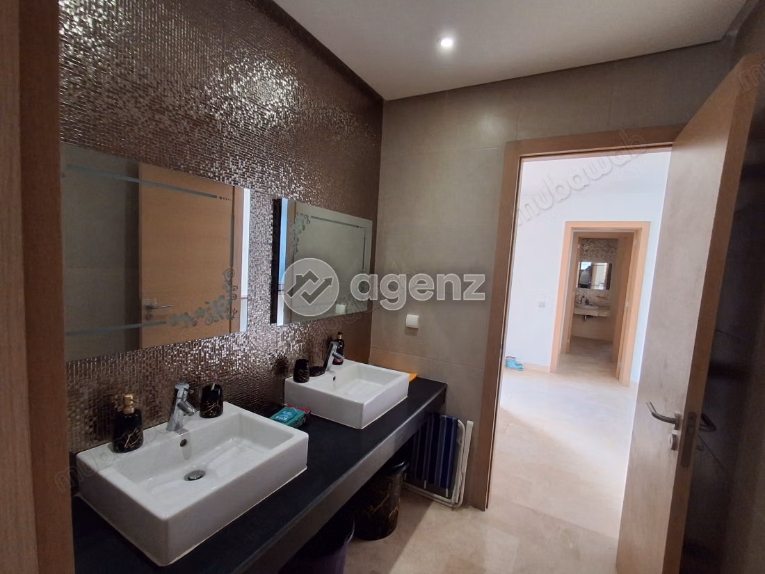 Villa te koop 660 m², 5 slaapkamers Andere Salé