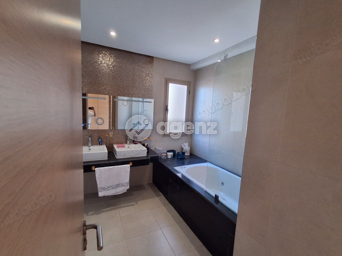 Villa te koop 660 m², 5 slaapkamers Andere Salé