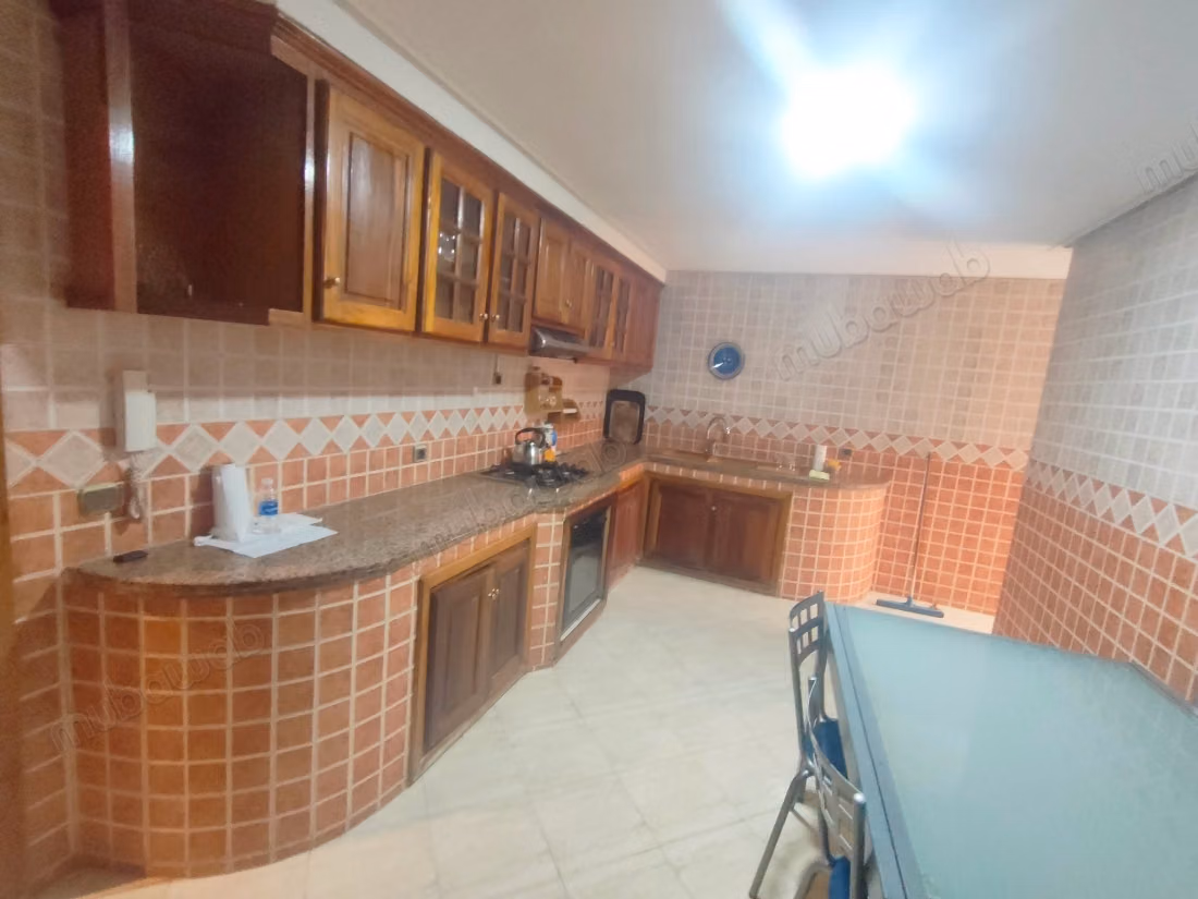 Appartement meublé 90m² 
Hôpitaux TRAM 
7000 Dh