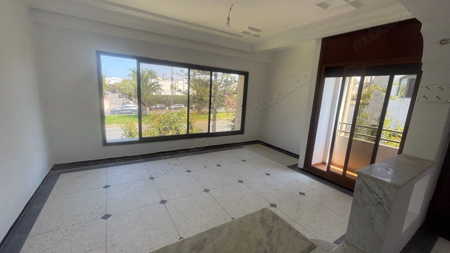 Louez ce local commercial à Riyad. Surface de 711 m². Porte blindée, sécurité