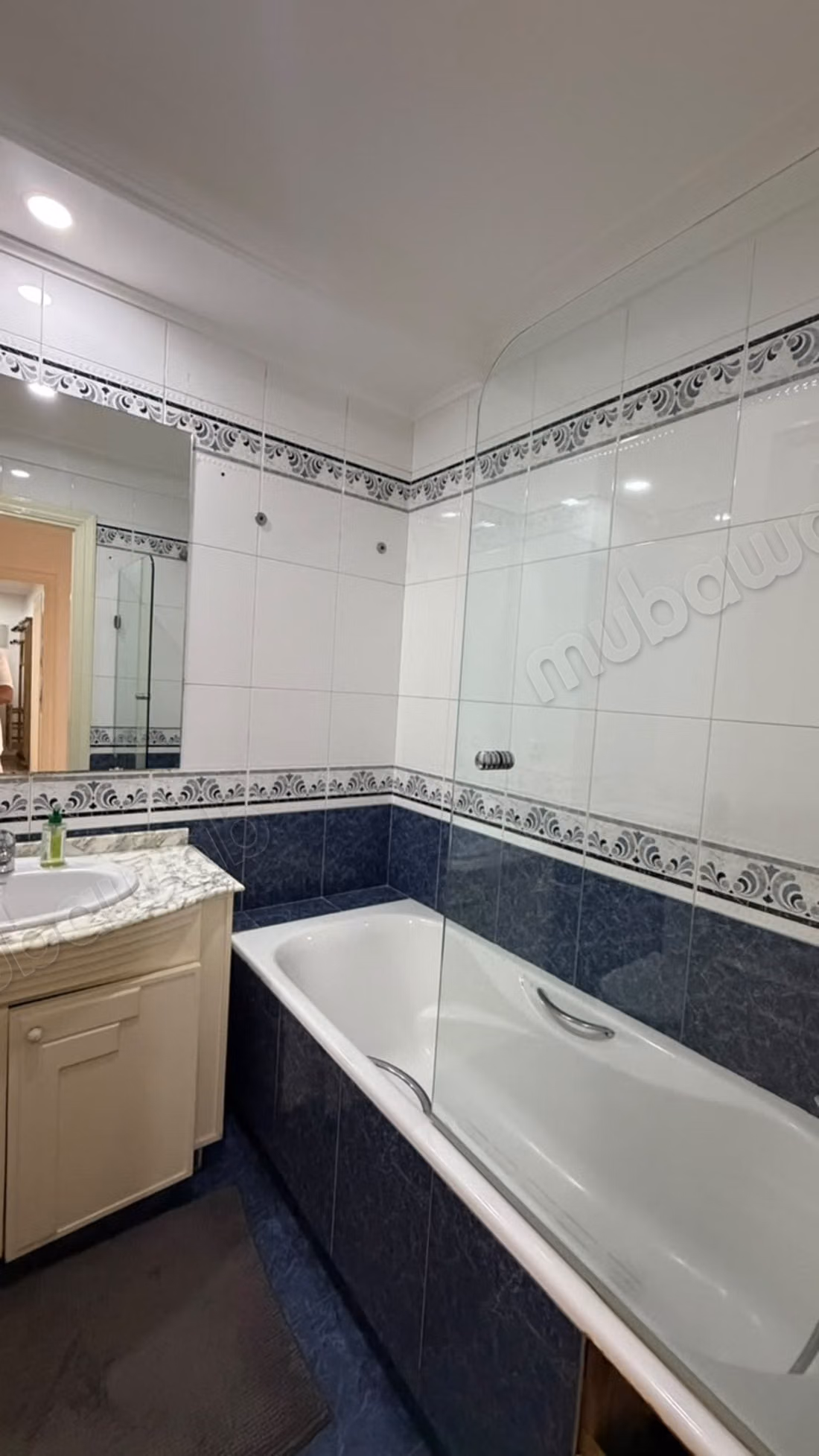 Quartier racine à louer grand appartement meublé de 3 chambres