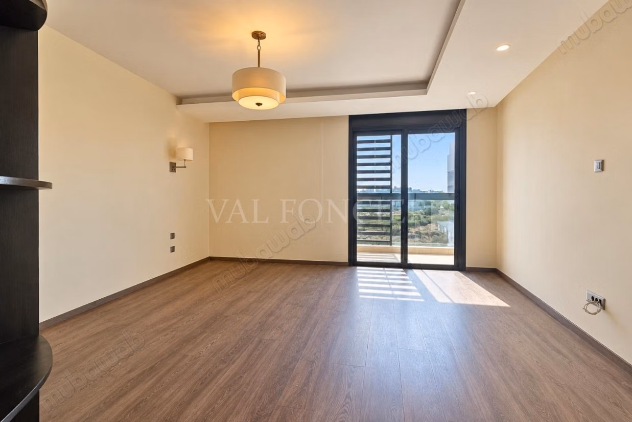 Sale of a magnificent 238m2 apartment with a large terrace and sea view Ain Diab, Casablanca