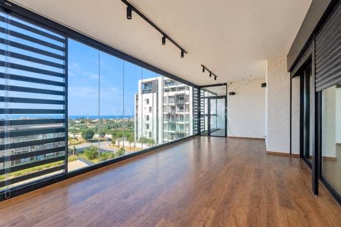 Sale of a magnificent 238m2 apartment with a large terrace and sea view Ain Diab, Casablanca