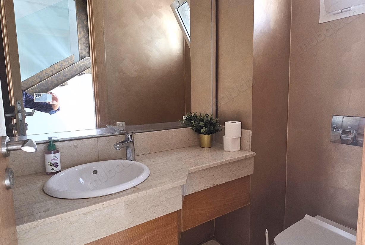 Duplex meublé 65m2 4è étage Terrasses Clim Maarif