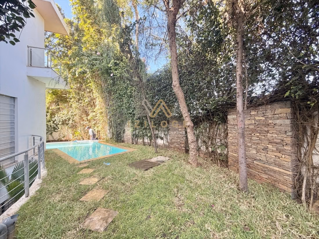 Très bel appartement en location à Ain Diab. 4 chambres agréables. Piscine