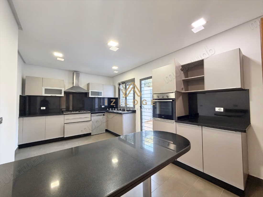 Très bel appartement en location à Ain Diab. 4 chambres agréables. Piscine