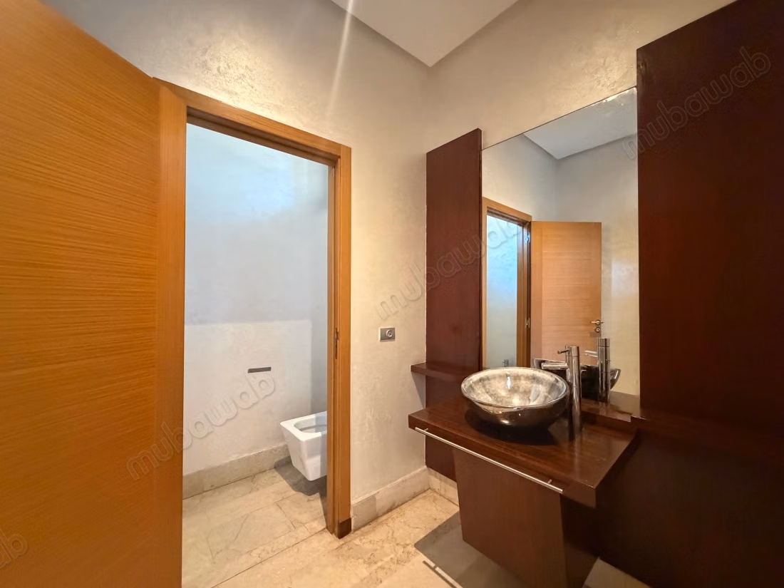 Très bel appartement en location à Ain Diab. 4 chambres agréables. Piscine