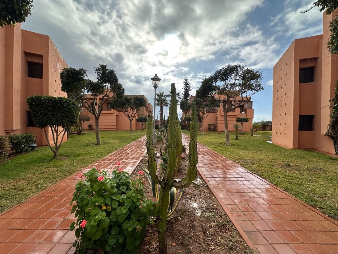 1. Duplex de Prestige avec Jardin et Piscine en Résidence Sécurisée – Route de l’Ourika, Marrakech