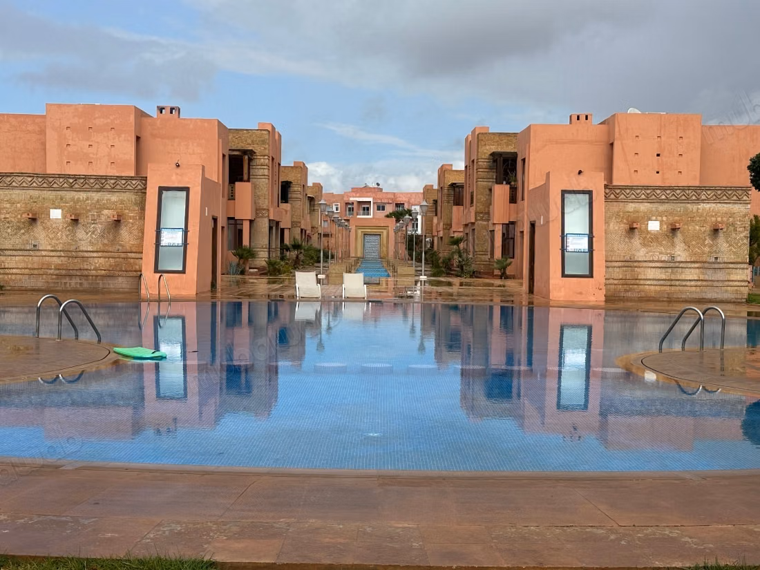 1. Duplex de Prestige avec Jardin et Piscine en Résidence Sécurisée – Route de l’Ourika, Marrakech