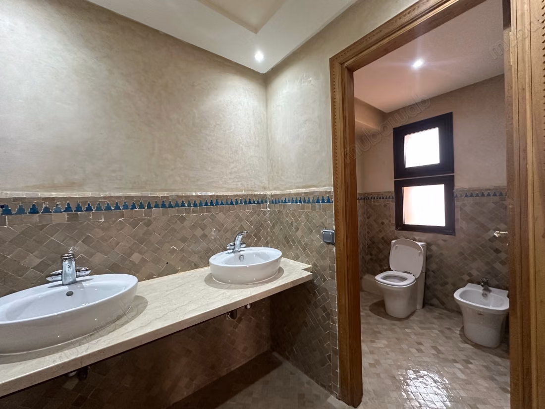 1. Duplex de Prestige avec Jardin et Piscine en Résidence Sécurisée – Route de l’Ourika, Marrakech