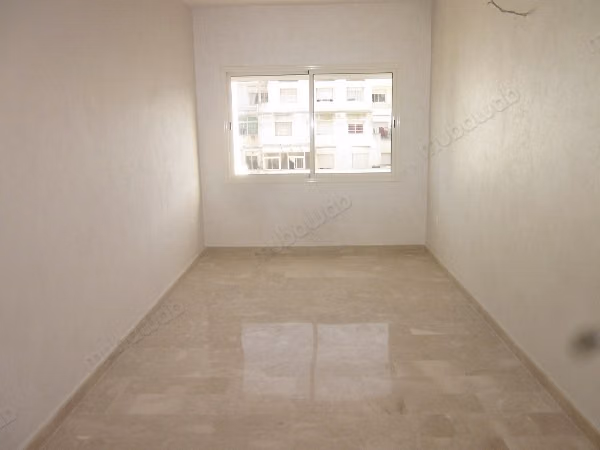 Apartamento vacío de lujo 70m2 en Bd Abdelmoumen frente al tranvía