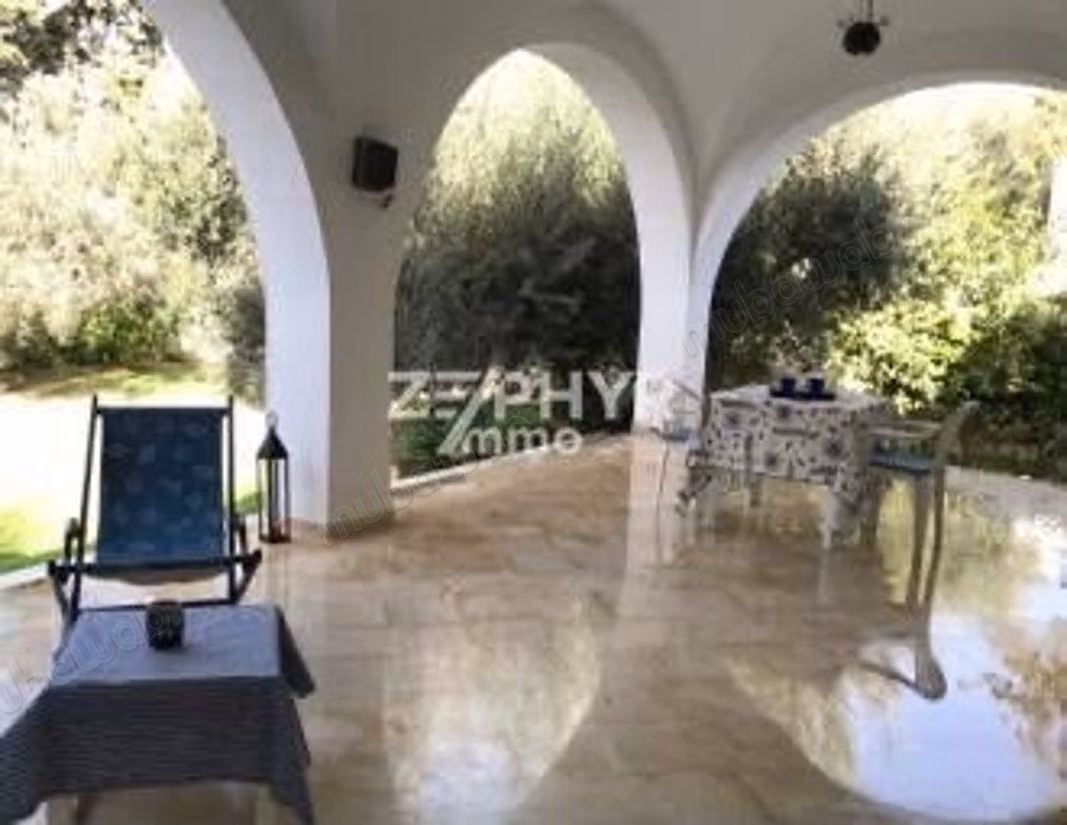 A louer Villa entièrement meublée avec piscine à Hammamet