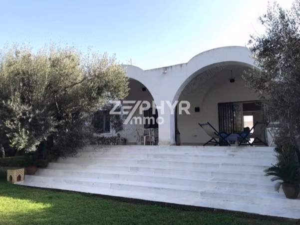 A louer Villa entièrement meublée avec piscine à Hammamet