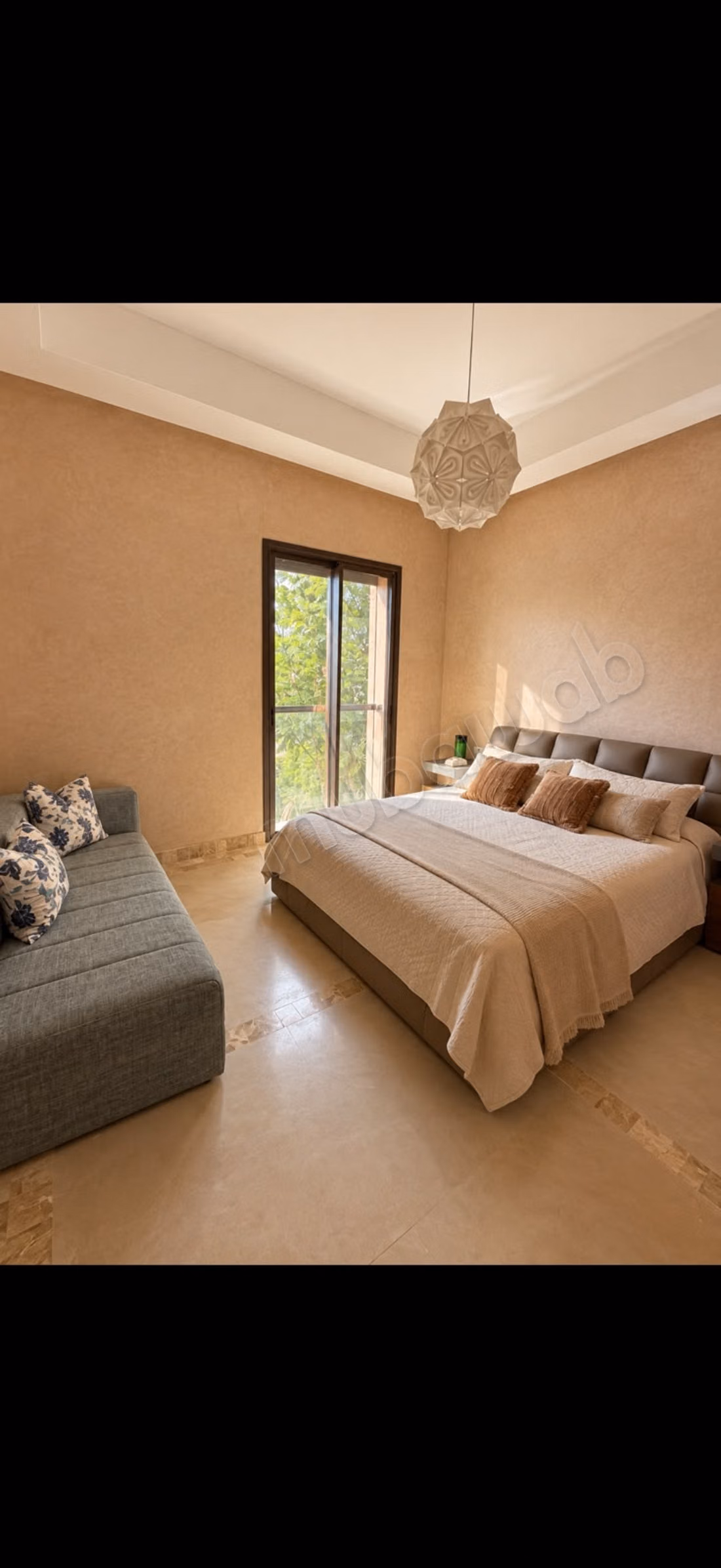 Location villa de luxe à Route de l'Ourika. 
3 pièces. 
Bien meublé