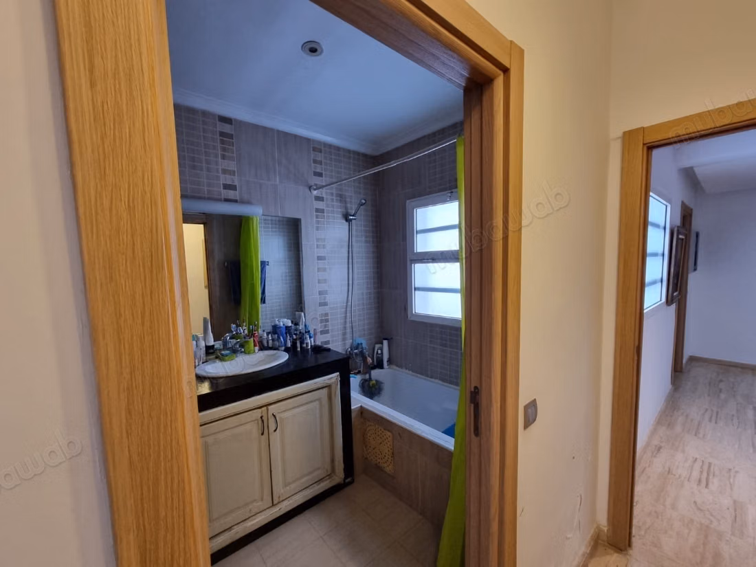 Appartement en location à Gauthier. Superficie 170 m². Parking et terrasse