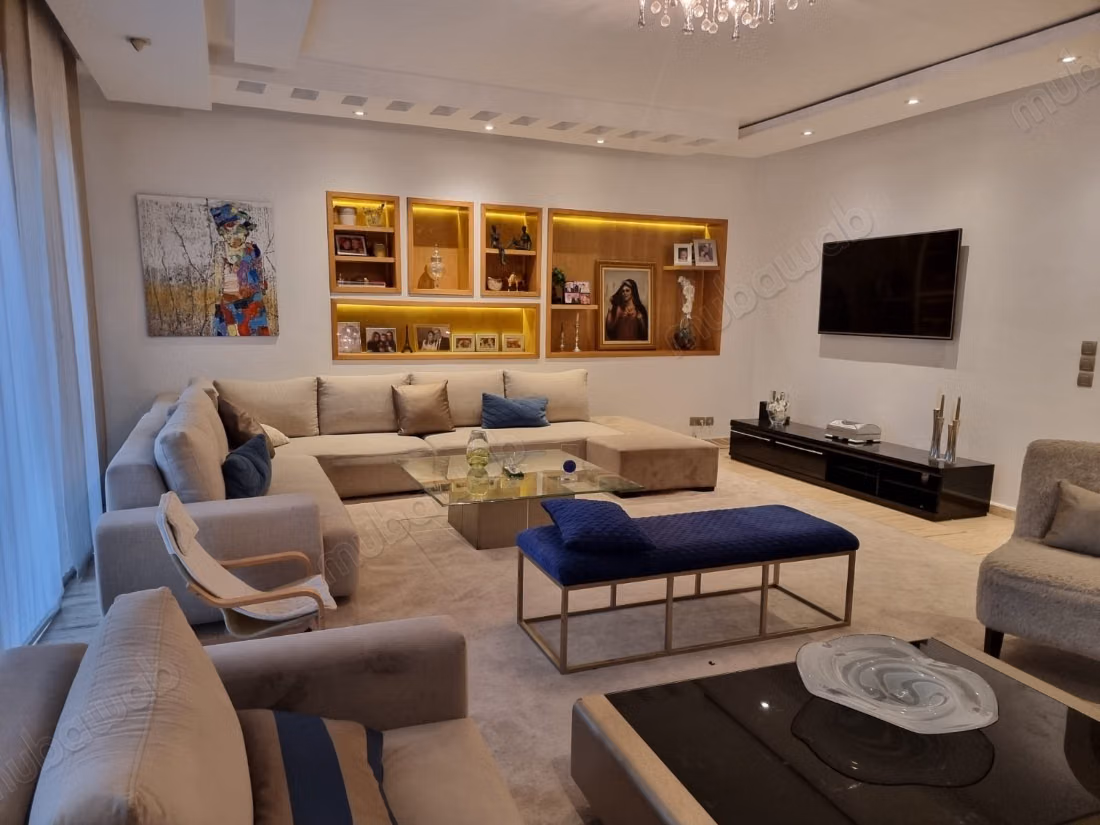 Appartement en location à Gauthier. Superficie 170 m². Parking et terrasse