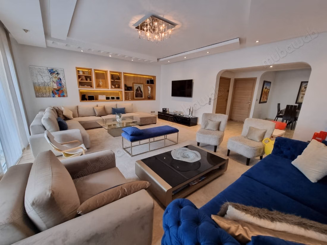 Appartement en location à Gauthier. Superficie 170 m². Parking et terrasse