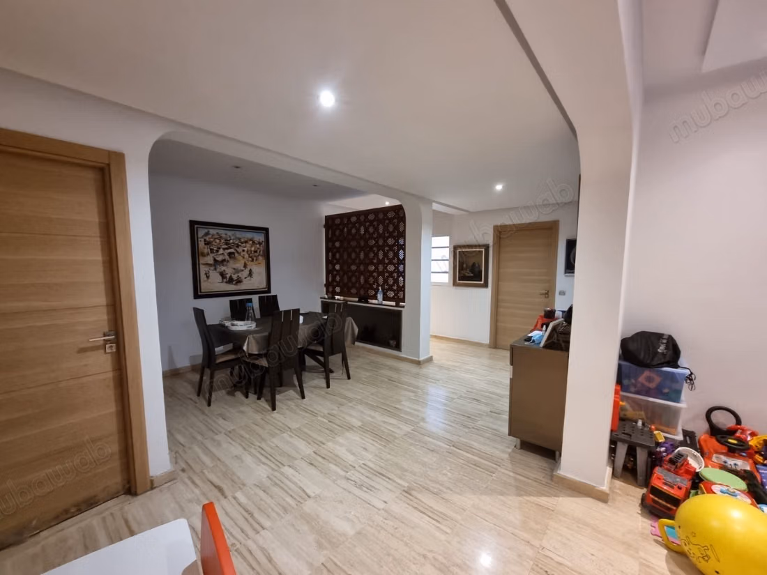 Appartement en location à Gauthier. Superficie 170 m². Parking et terrasse