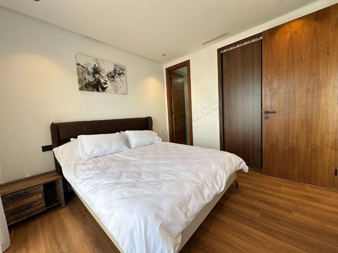 Bel appartement à louer dans la ville financière de Casablanca. 1 belle chambre. Dressing