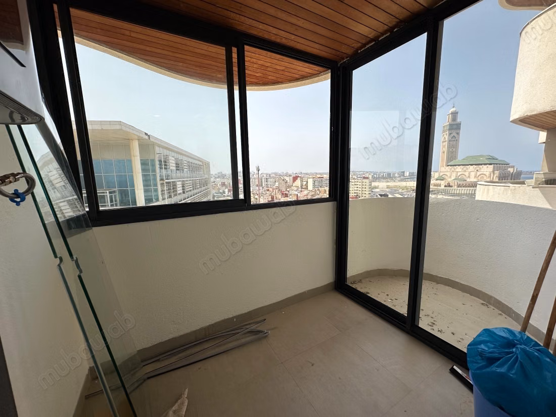 Superbe appartement à louer à Ain Diab. 2 chambres. Cave