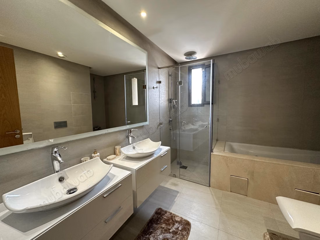 Superbe appartement à louer à Ain Diab. 2 chambres. Cave