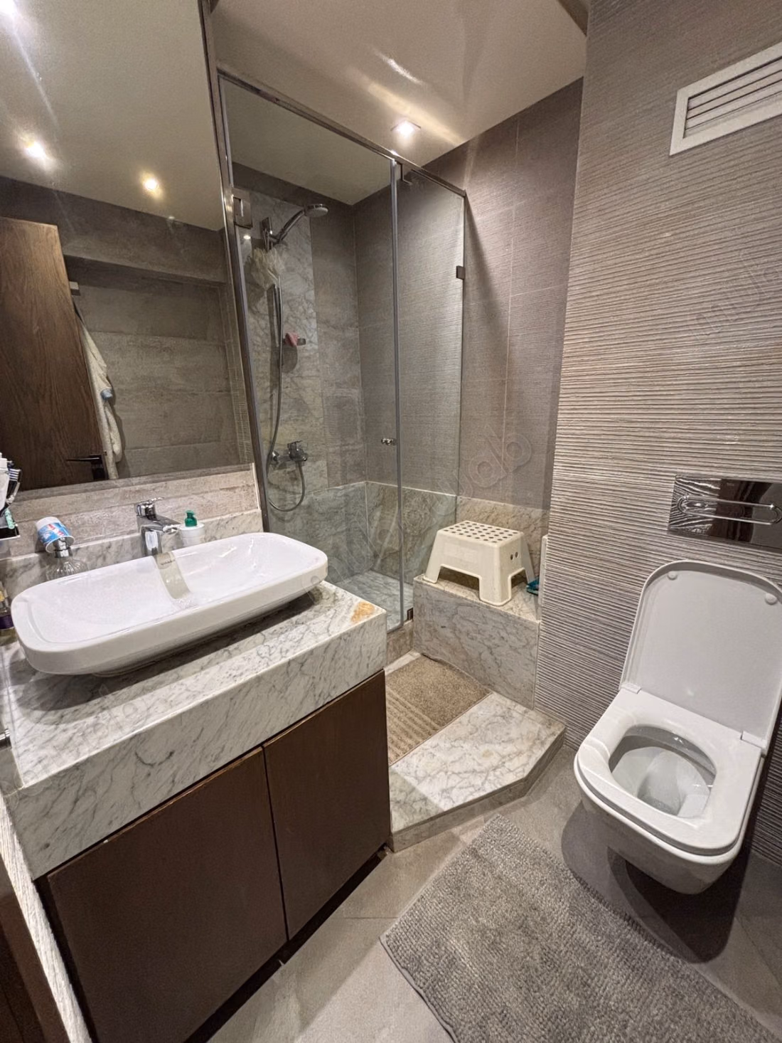 Appartamento con 3 Camere da Letto Arredato in Affitto – Boulevard d’Anfa