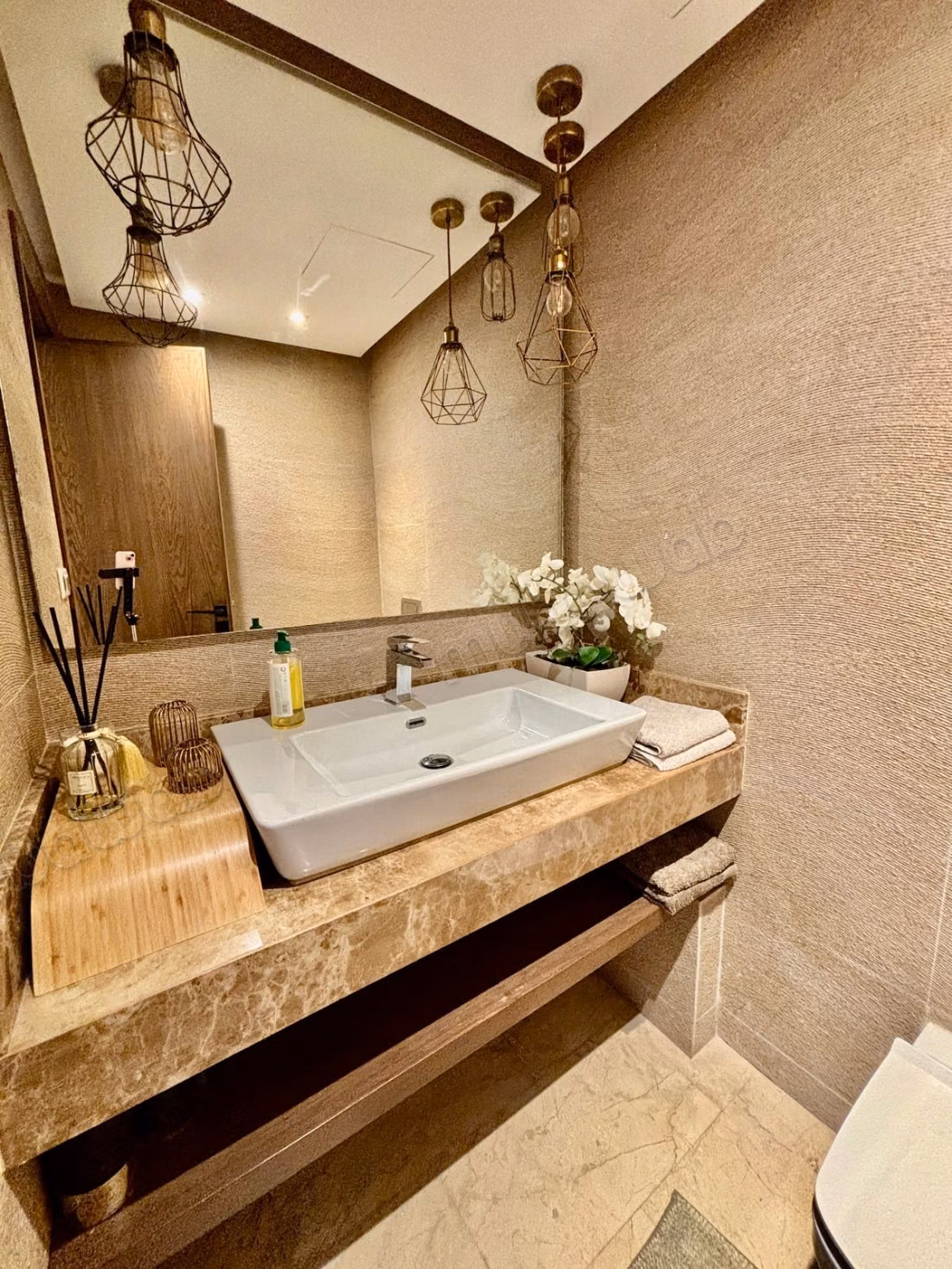 Appartamento con 3 Camere da Letto Arredato in Affitto – Boulevard d’Anfa