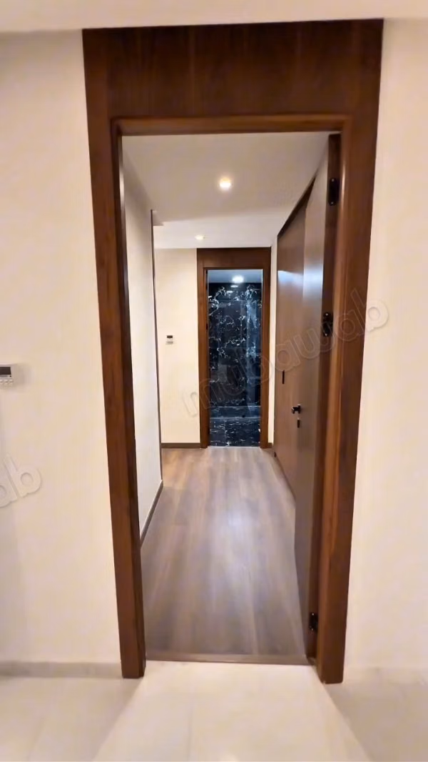 À vendre maintenant : appartements au centre. 3 chambres. Entièrement meublé