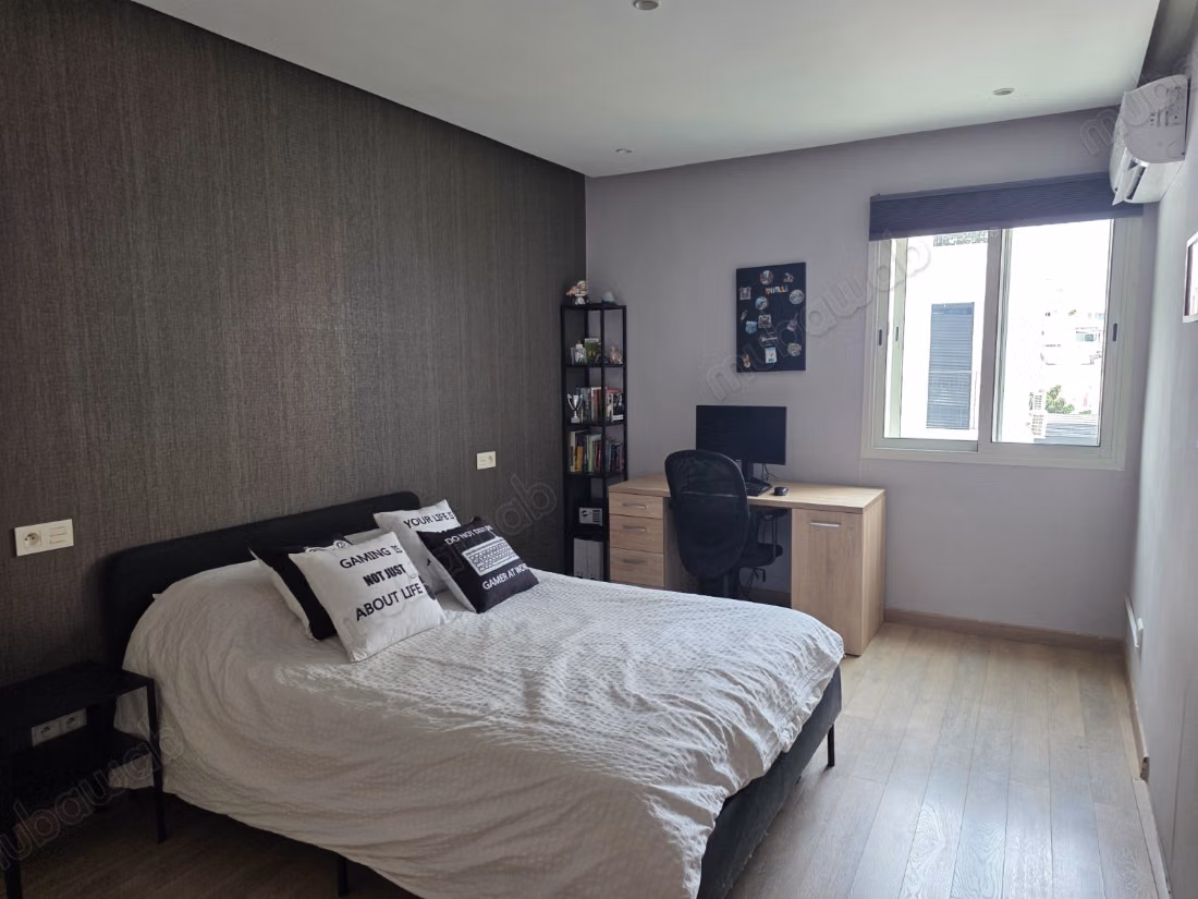 Verkoop van een mooi appartement in Val Fleury. 3 mooie slaapkamers. Lift en terras