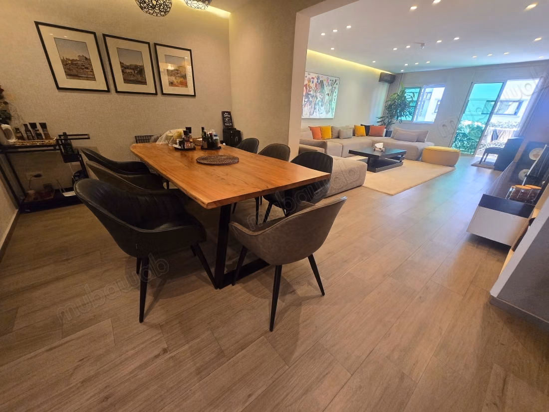 Verkoop van een mooi appartement in Val Fleury. 3 mooie slaapkamers. Lift en terras