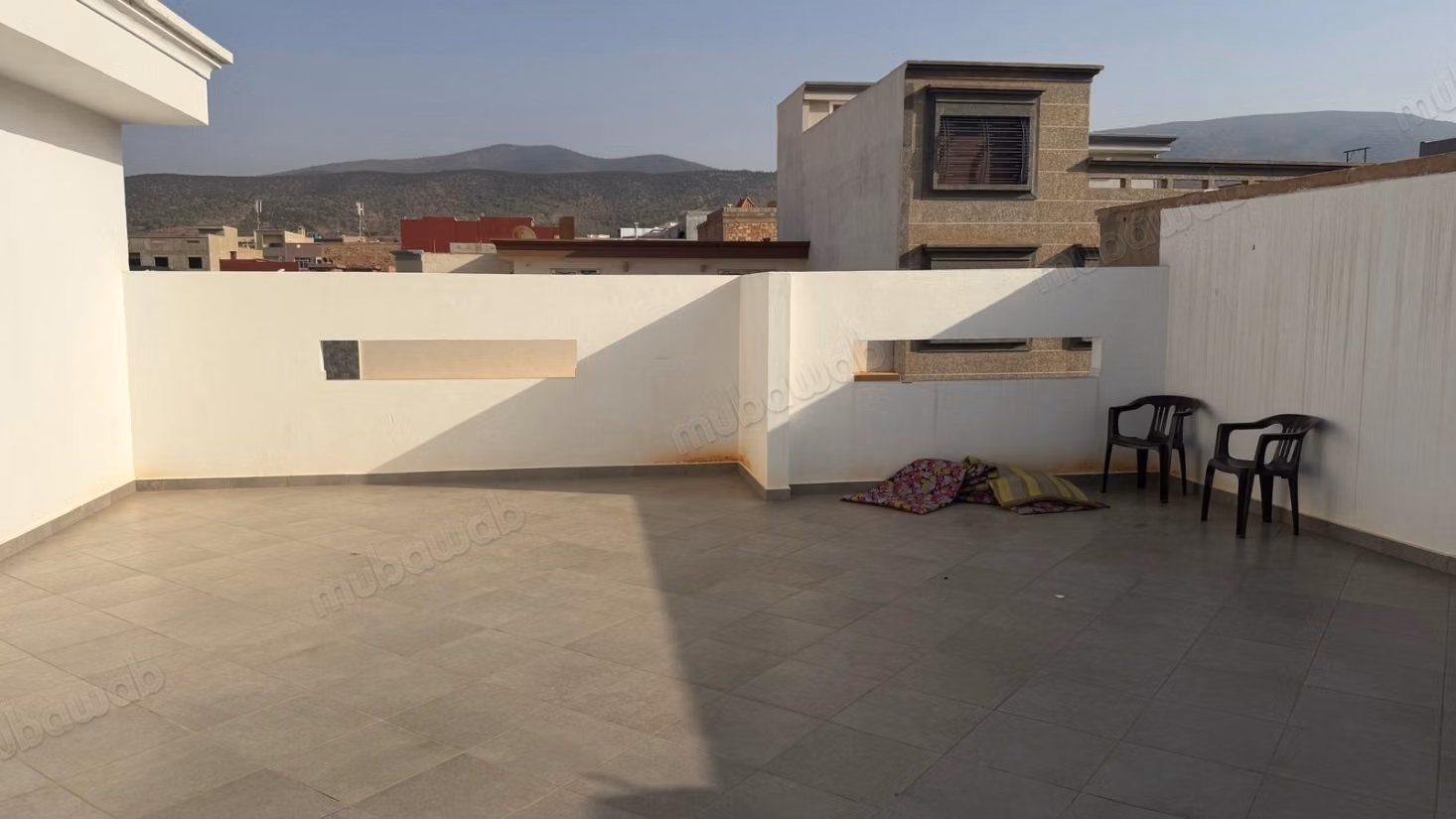 Belle villa à vendre à Borken, un environnement calme surplombant les montagnes, fenêtres à double vitrage