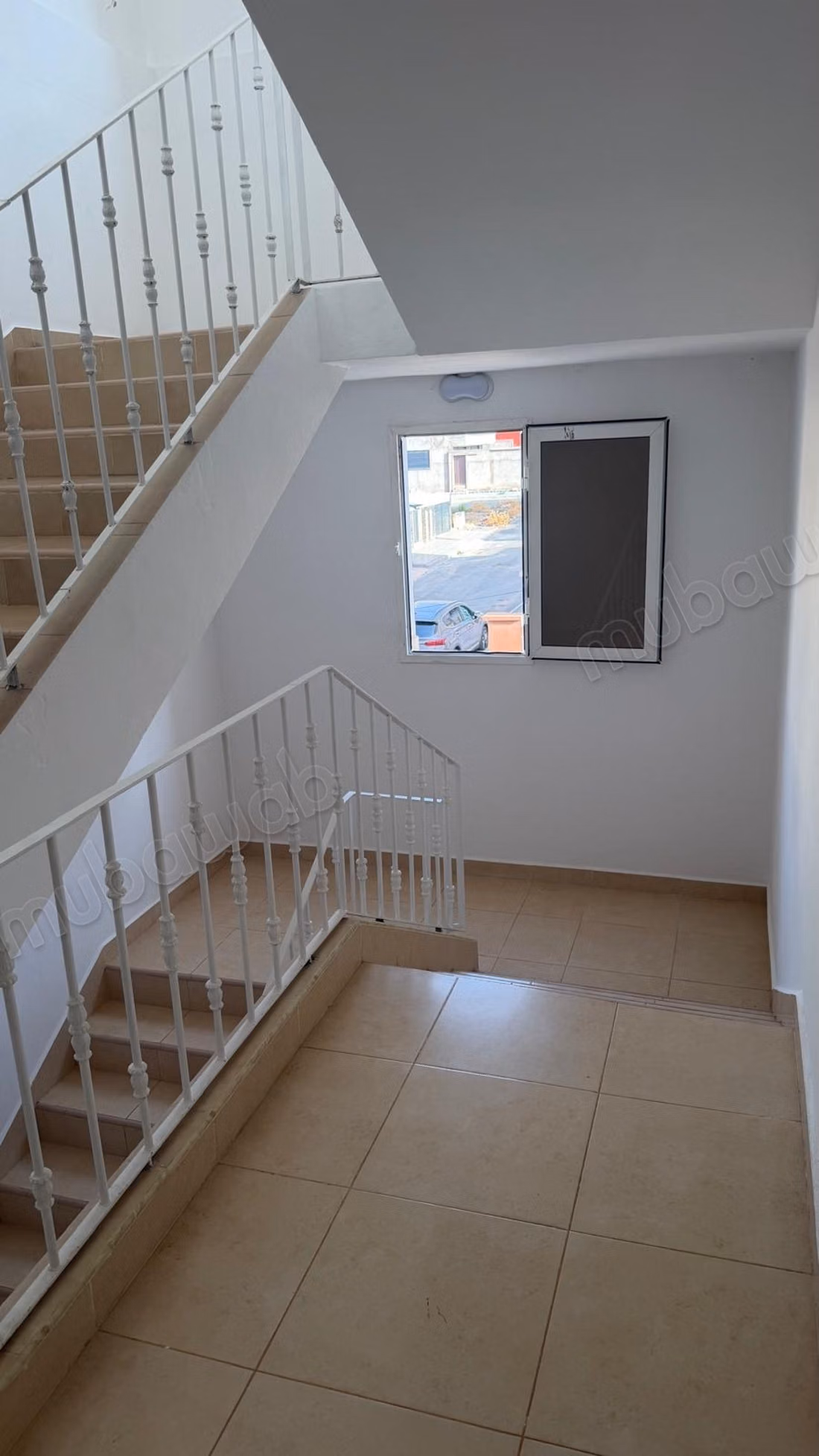 Belle villa à vendre à Borken, un environnement calme surplombant les montagnes, fenêtres à double vitrage