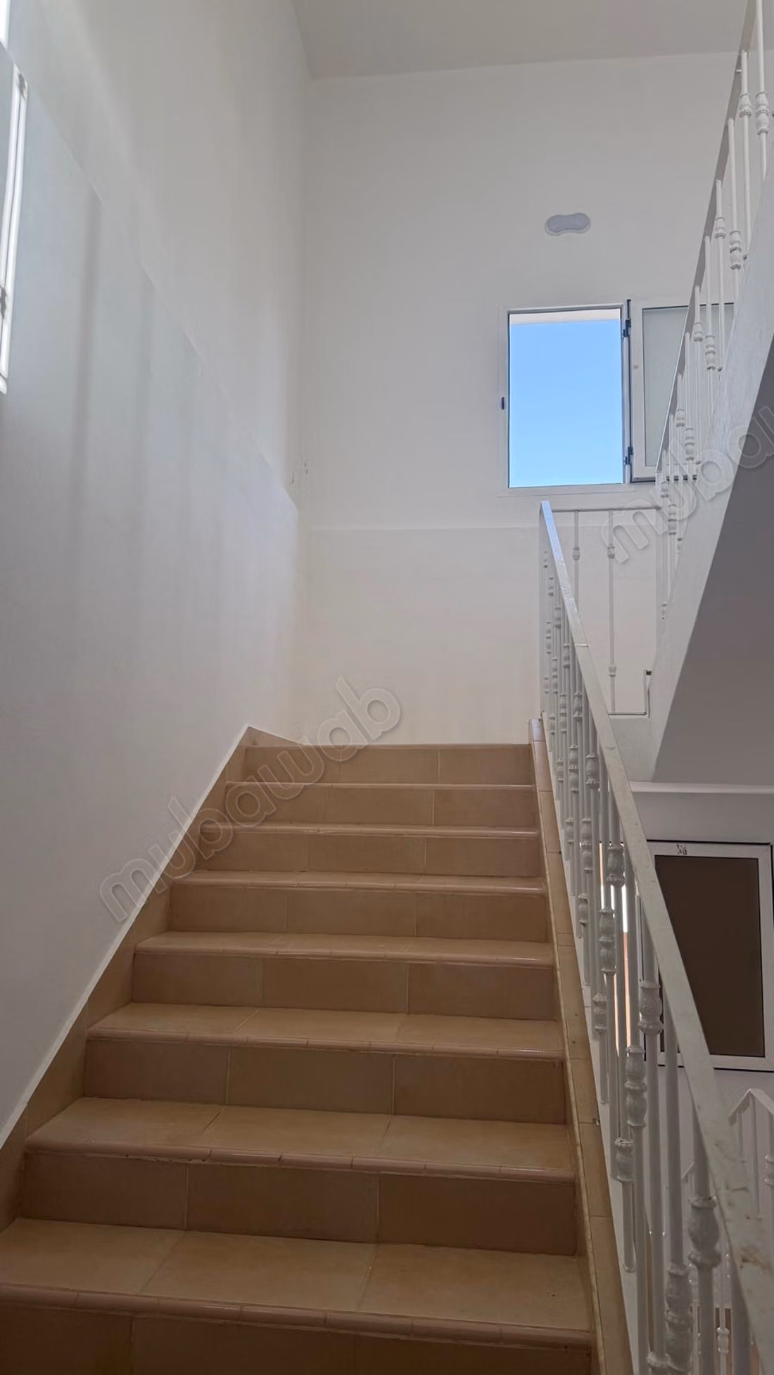 Belle villa à vendre à Borken, un environnement calme surplombant les montagnes, fenêtres à double vitrage