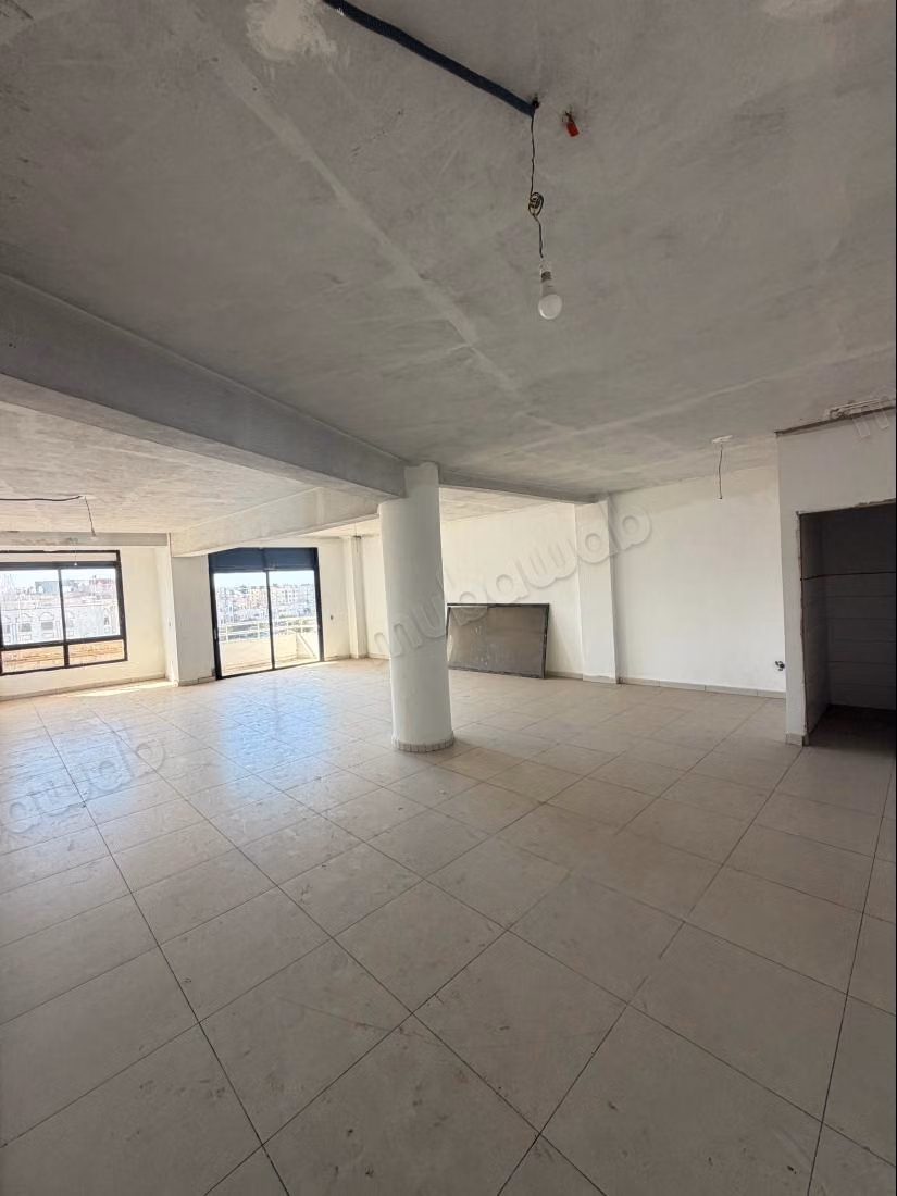 Immeuble à vendre Oulfa 
Superficie 500m² 
Ascenseur