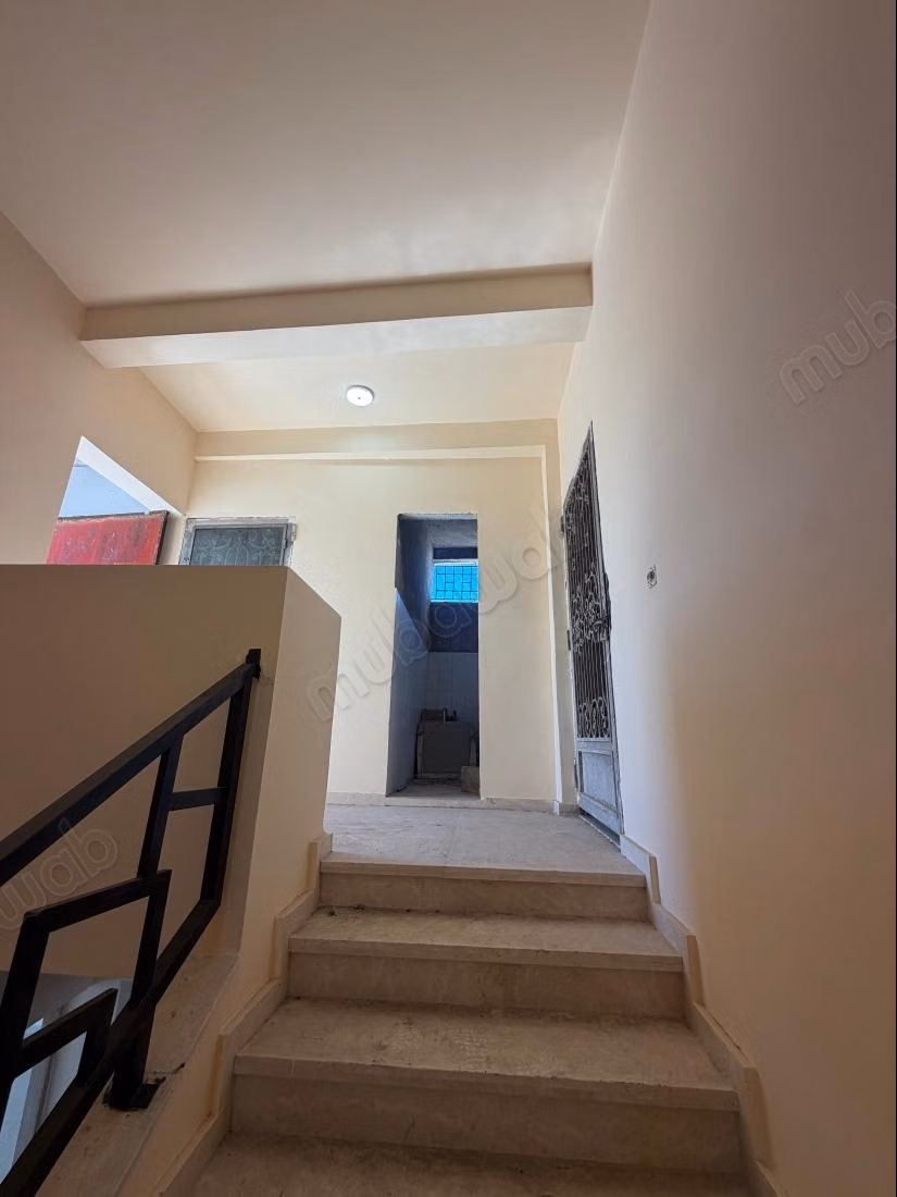 Immeuble à vendre Oulfa 
Superficie 500m² 
Ascenseur