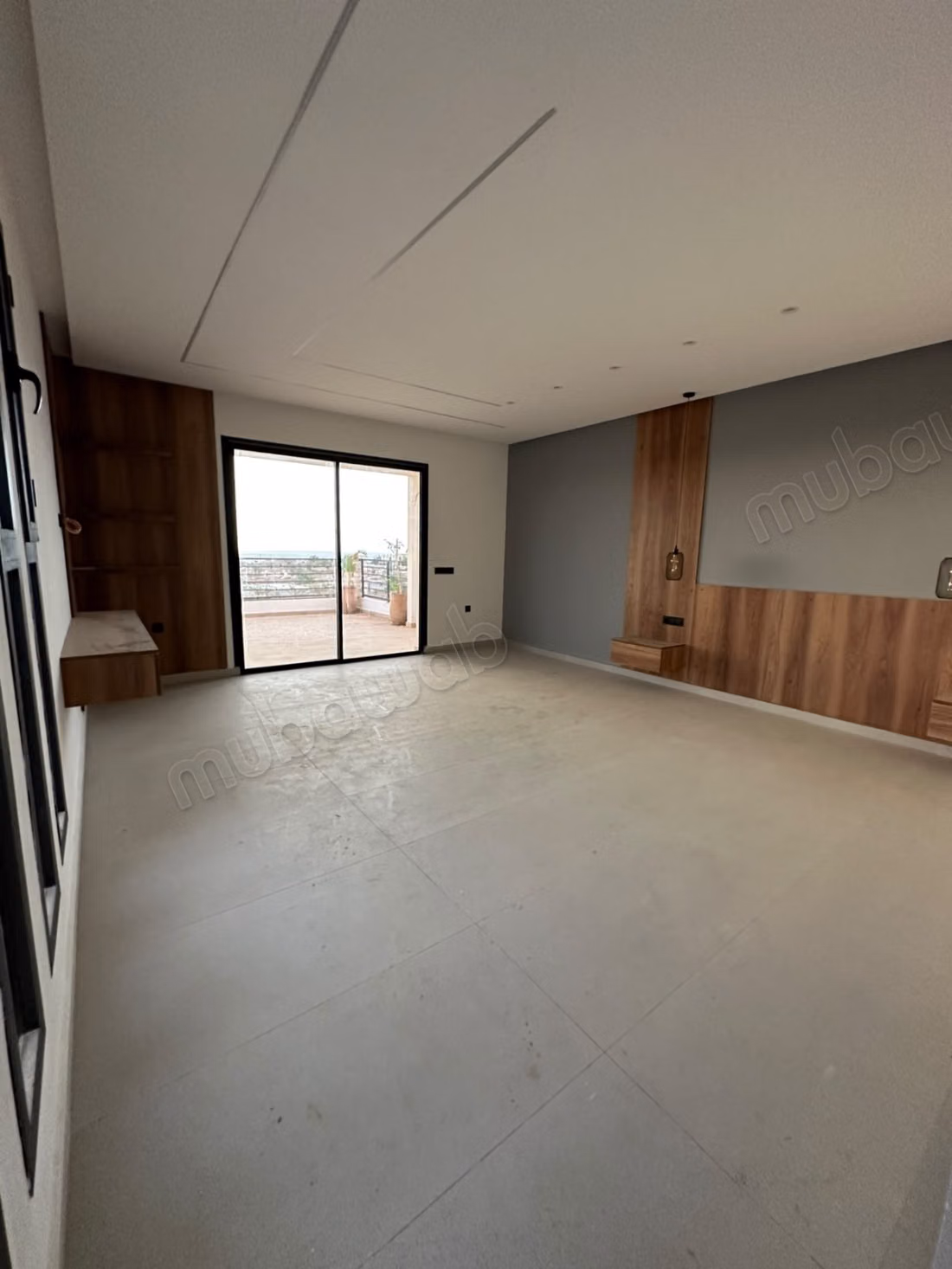 New villa with pool on 3,300 m²