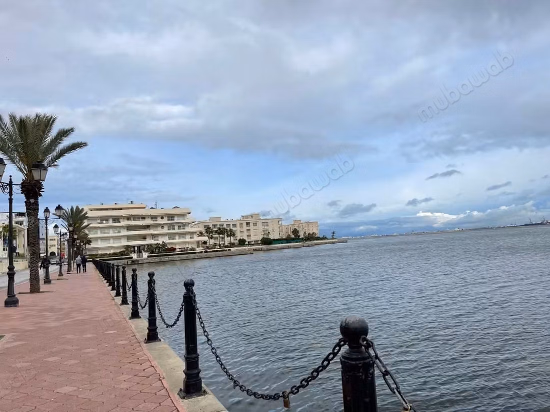 Vente terrain à Les Berges Du Lac 1. Surface totale 1346 m²
